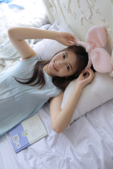 纳粹女裸体无删减版